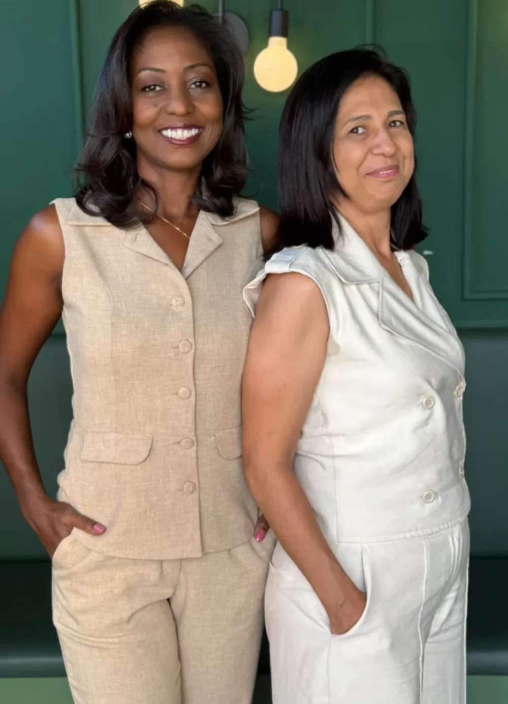Tereza Mourão e Ana Lúcia Xavier — Fundadoras da Alinha Alfaiataria